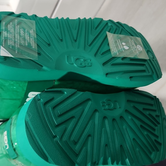 Kids Classic Clear Mini Ugg Boot - Picture 4 of 5